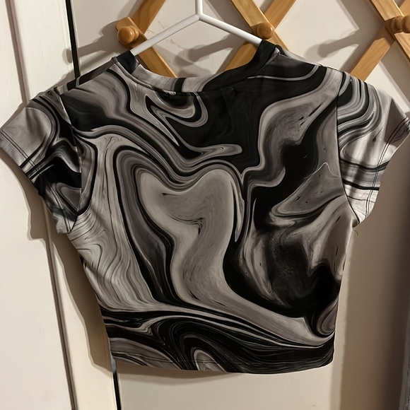Marble crop top - Picture 2 of 2
